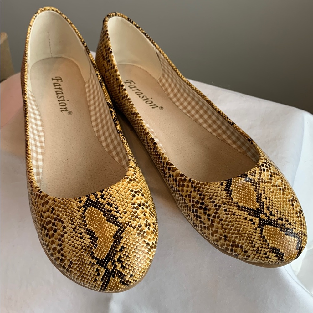 New Fausion Snakeskin Pattern Flats
